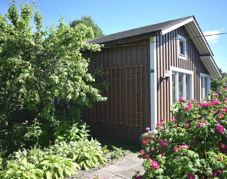 Varjopuutarha ja sivupiha – Puutarhasuunnitelma