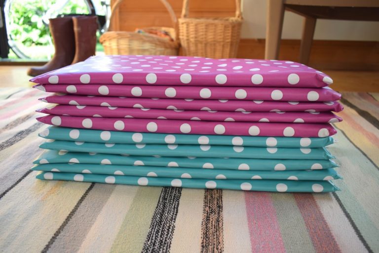 ARVONTA: Keksi nimi ”Kneelerille”