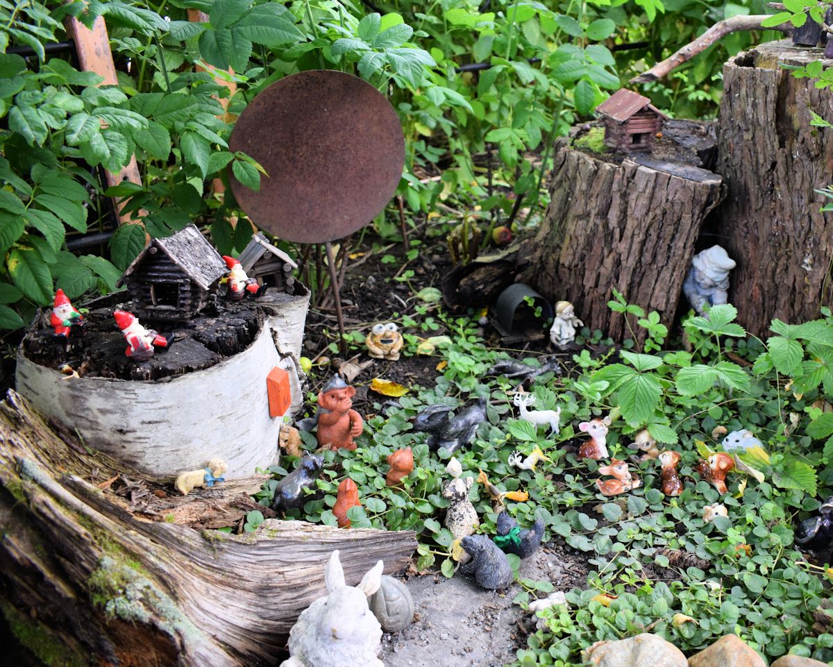 Puutarhaminiatyyrit.