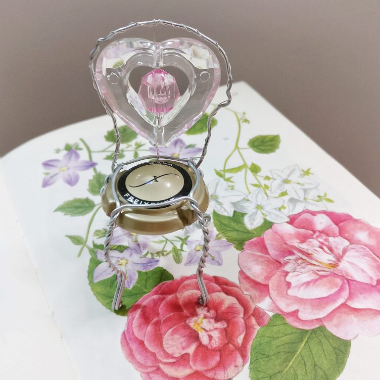 Keijutuoli shampanjapullon korkista